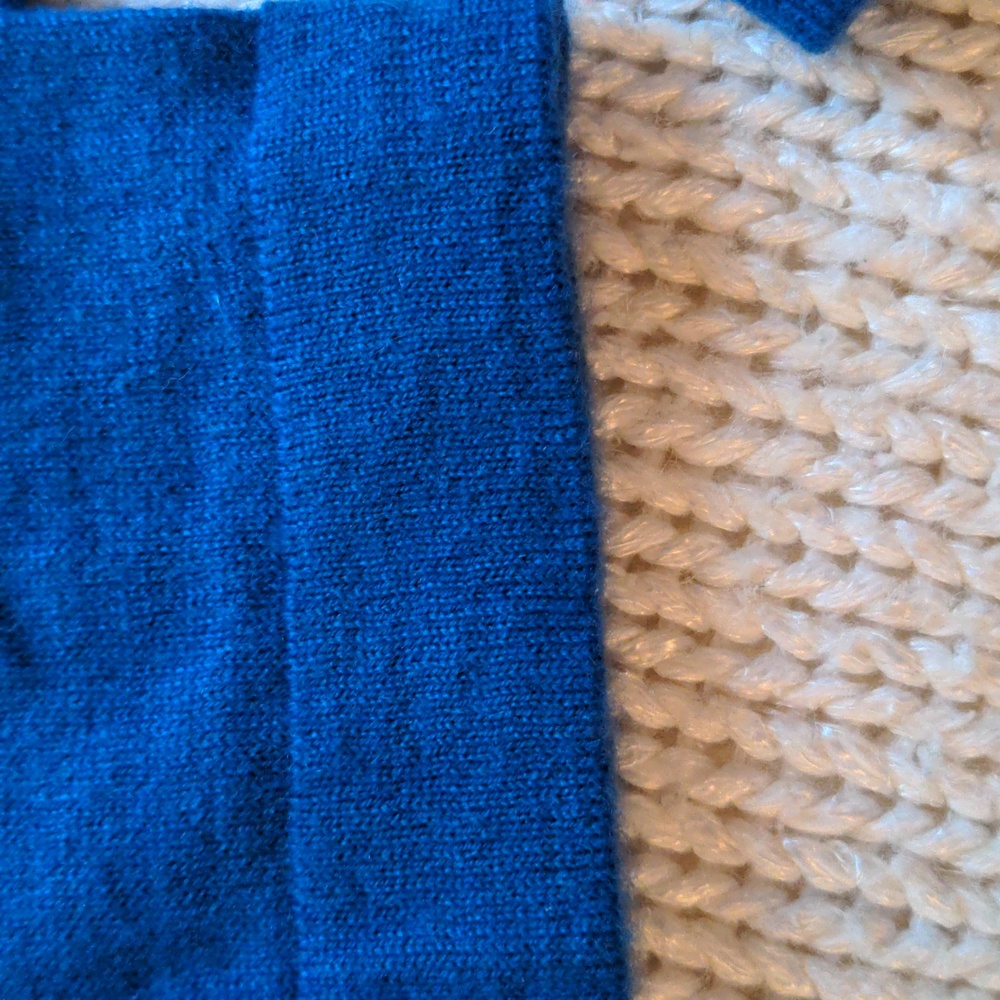Hayden 100 percent cashmere sweater, Size M, EUC deep Blue, light weight , - Picture 3 of 6